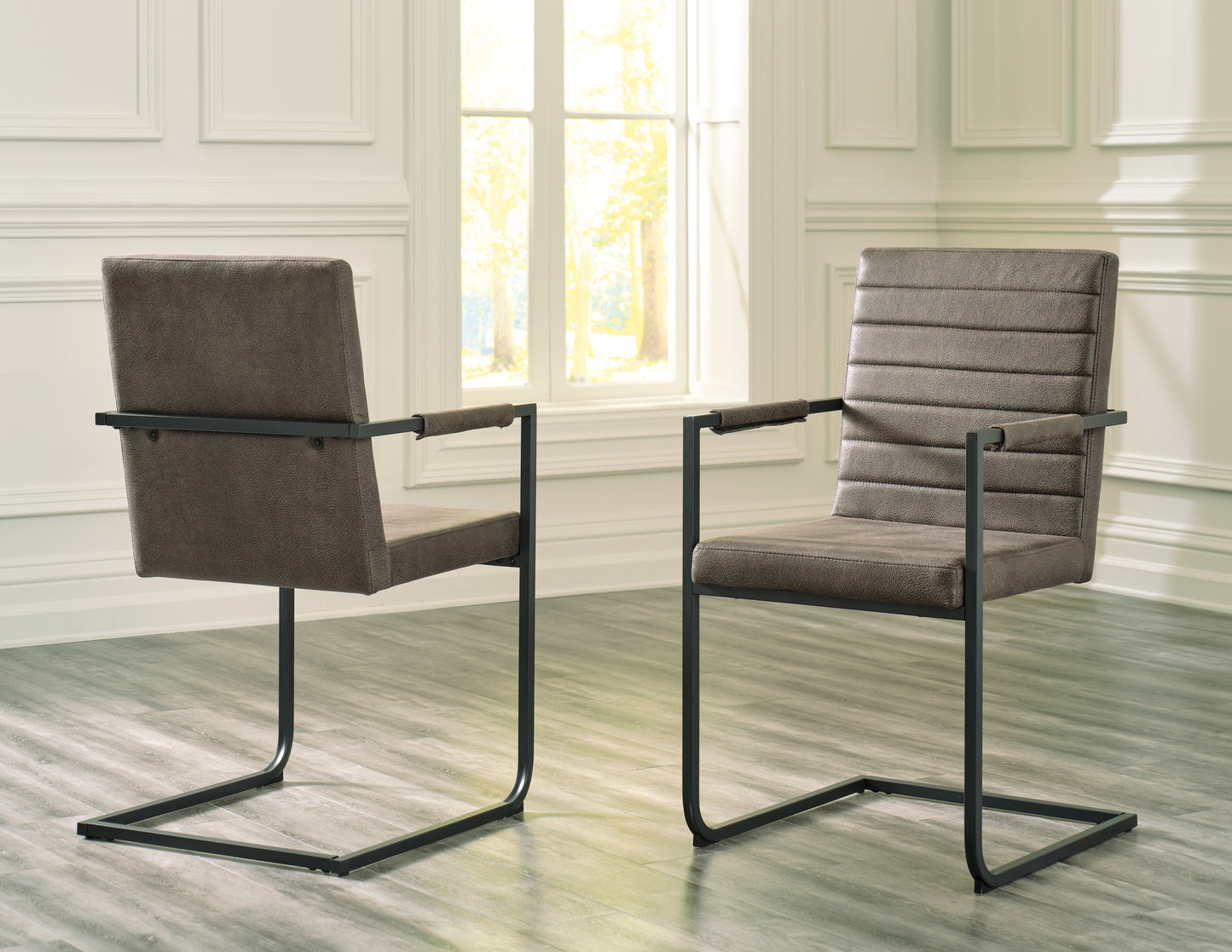 Strumford Dining Arm Chair