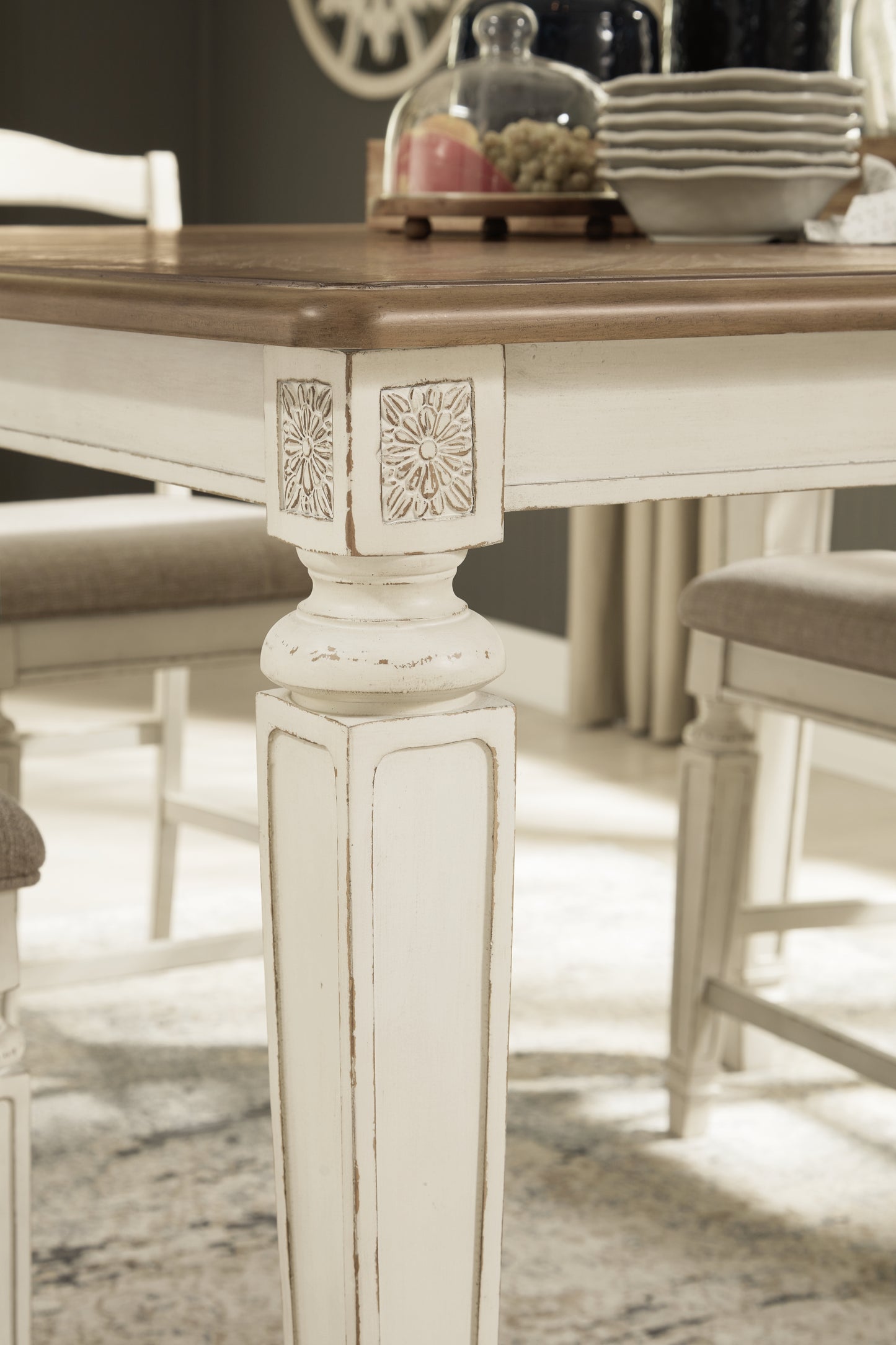 Realyn Counter Height Dining Table