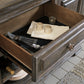 Wyndahl Dining Server