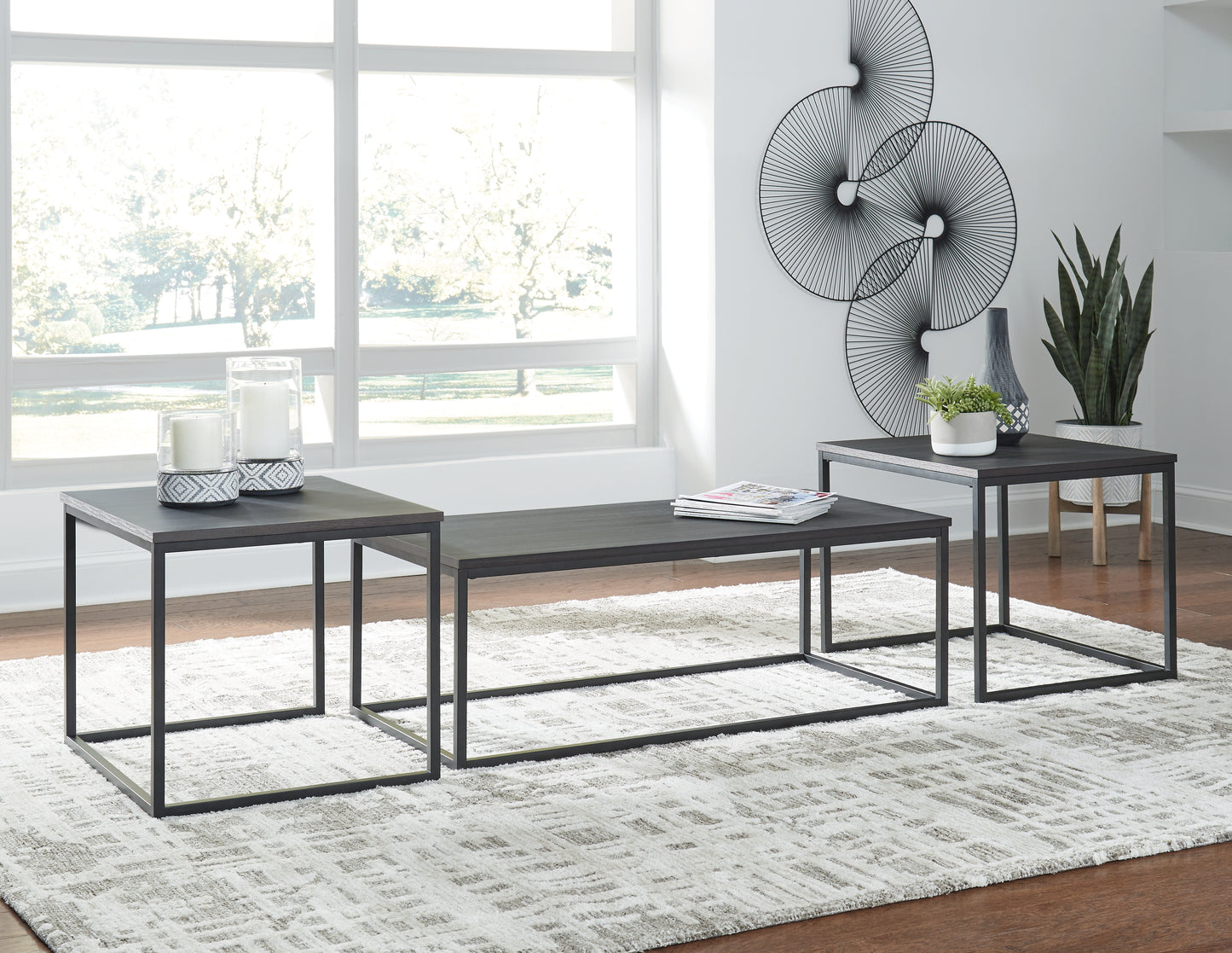 Yarlow Table (Set of 3)