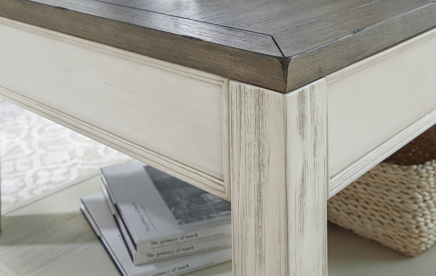 Bolanburg Coffee Table with Lift Top